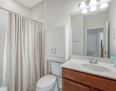 7843 Moonstone Drive - Photo Thumbnail 24