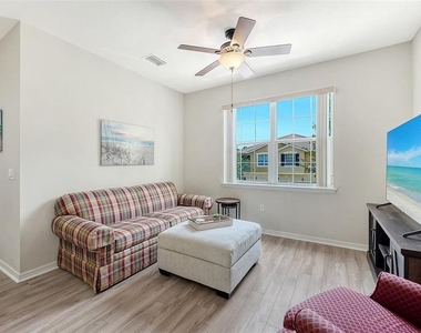 7843 Moonstone Drive - Photo Thumbnail 13