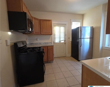 830 Media Street - Photo Thumbnail 4