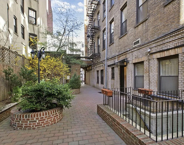 172 East 91st Street - Photo Thumbnail 1