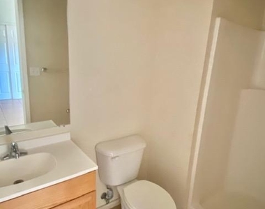 15006 Nunda Drive - Photo Thumbnail 8