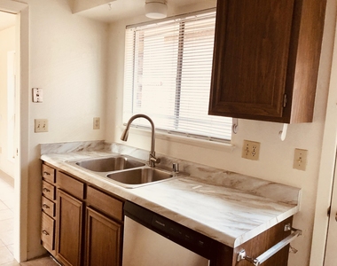 7136 Orizaba Avenue - Photo Thumbnail 20