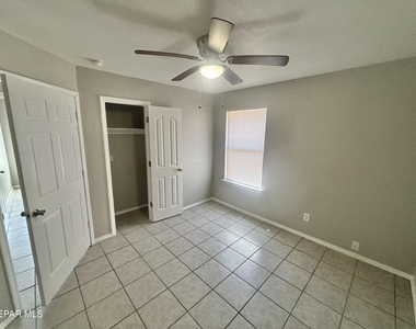 10281 Valle Del Mar Drive - Photo Thumbnail 6