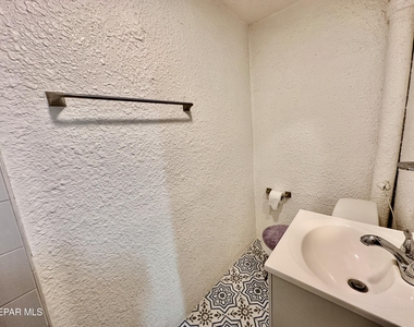 504 Cincinnati Avenue - Photo Thumbnail 8
