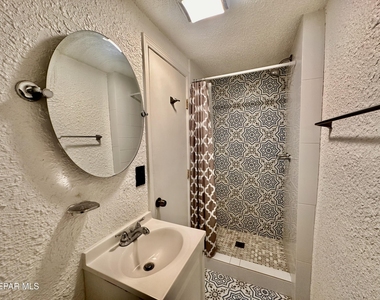 504 Cincinnati Avenue - Photo Thumbnail 7