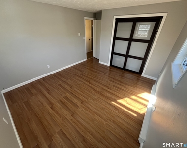 322 Emmett Street - Photo Thumbnail 8