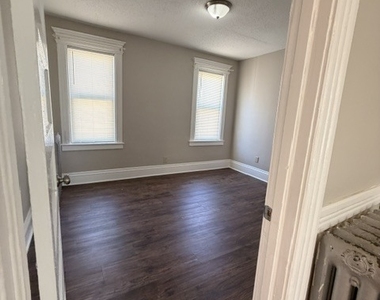 370 Maple Avenue - Photo Thumbnail 4