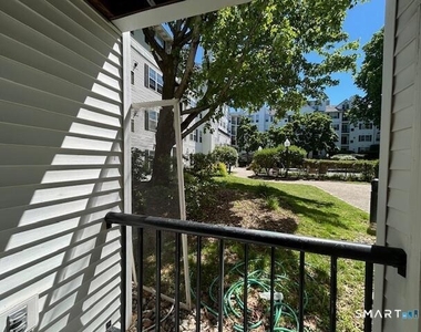 100 Glenbrook Road - Photo Thumbnail 8