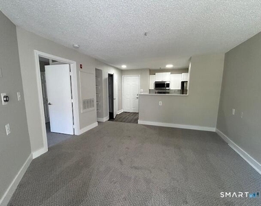 100 Glenbrook Road - Photo Thumbnail 9