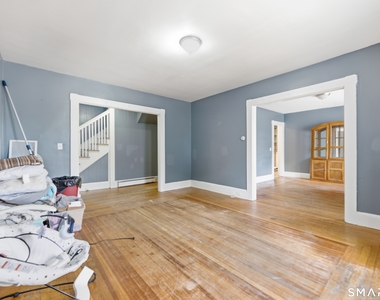 2 Oakland Avenue - Photo Thumbnail 4