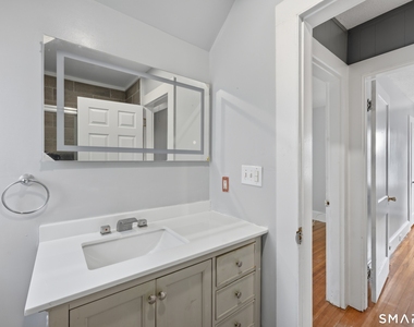 2 Oakland Avenue - Photo Thumbnail 14