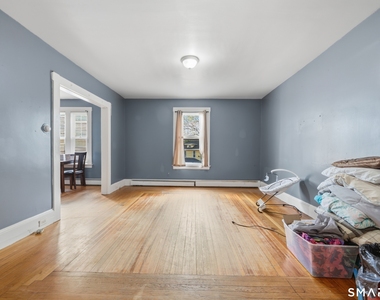 2 Oakland Avenue - Photo Thumbnail 5