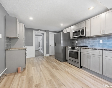 2 Oakland Avenue - Photo Thumbnail 8