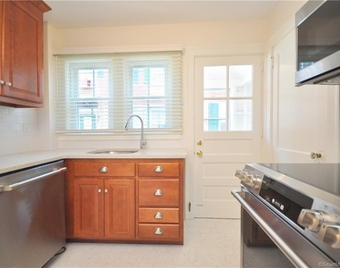 10 Poquonock Avenue - Photo Thumbnail 4