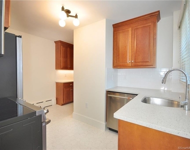 10 Poquonock Avenue - Photo Thumbnail 5