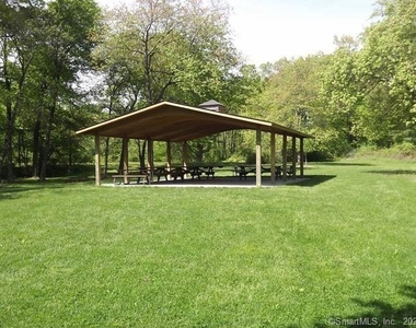 10 Poquonock Avenue - Photo Thumbnail 28