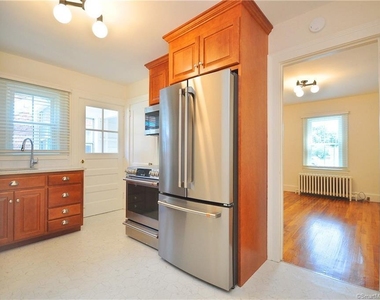 10 Poquonock Avenue - Photo Thumbnail 3