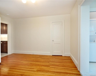 10 Poquonock Avenue - Photo Thumbnail 10
