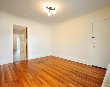 10 Poquonock Avenue - Photo Thumbnail 20