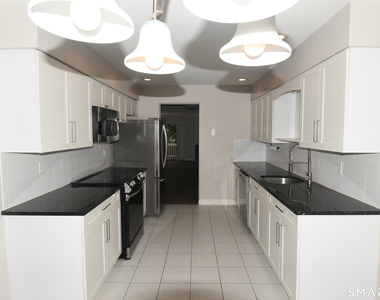 3977 Park Avenue - Photo Thumbnail 4