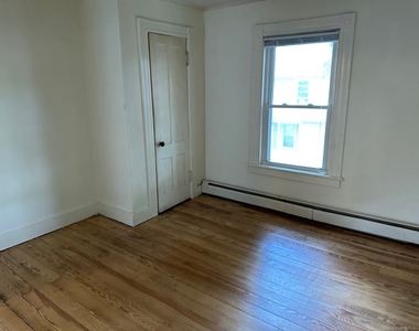 61 Clarence Street - Photo Thumbnail 5
