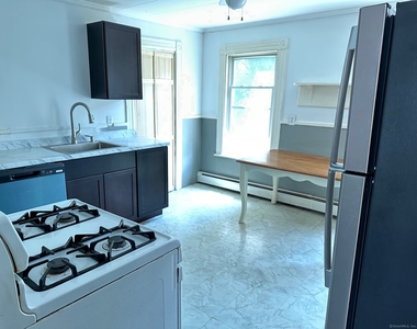 61 Clarence Street - Photo Thumbnail 6