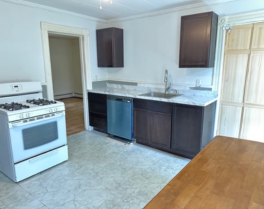 61 Clarence Street - Photo Thumbnail 7