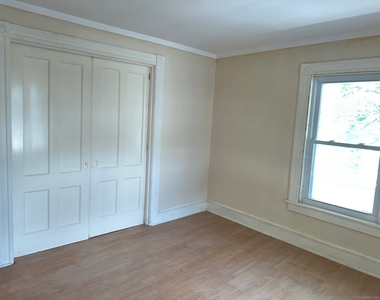 61 Clarence Street - Photo Thumbnail 3