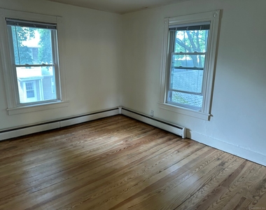 61 Clarence Street - Photo Thumbnail 4