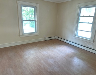61 Clarence Street - Photo Thumbnail 2