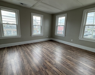 168 Main Street - Photo Thumbnail 3