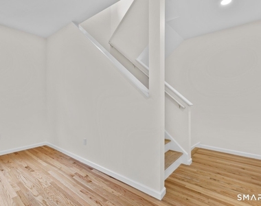 455 Sherman Avenue - Photo Thumbnail 4