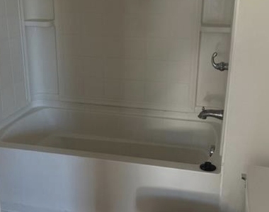 144 Putnam Street - Photo Thumbnail 3