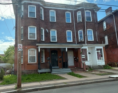 144 Putnam Street - Photo Thumbnail 4