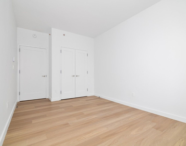 71-82 Parsons Boulevard - Photo Thumbnail 5