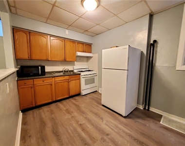 430 Grace St - Photo Thumbnail 2