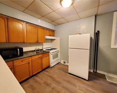 430 Grace St - Photo Thumbnail 5