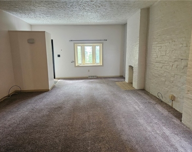 1305 Walnut St - Photo Thumbnail 6
