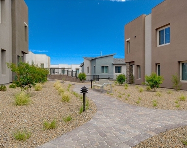 600 N Carriage Hill Drive - Photo Thumbnail 55