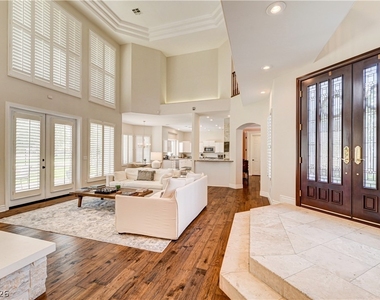 8901 Robinson Ridge Drive - Photo Thumbnail 9