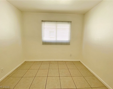 1904 Rexford Drive - Photo Thumbnail 6