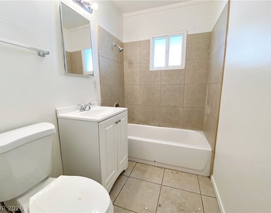 1904 Rexford Drive - Photo Thumbnail 10