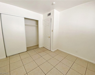 1904 Rexford Drive - Photo Thumbnail 11