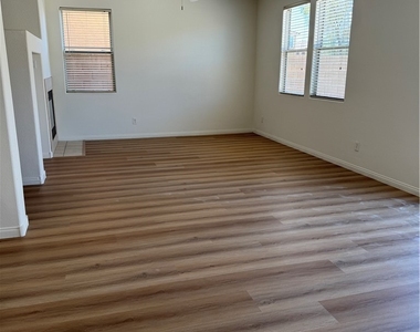 3308 Barada Heights Avenue - Photo Thumbnail 6