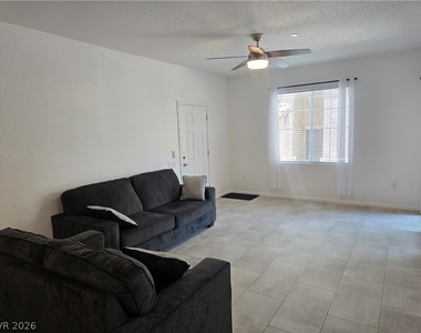 6868 Sky Pointe Drive - Photo Thumbnail 10
