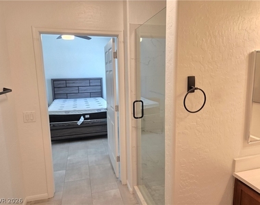 6868 Sky Pointe Drive - Photo Thumbnail 23