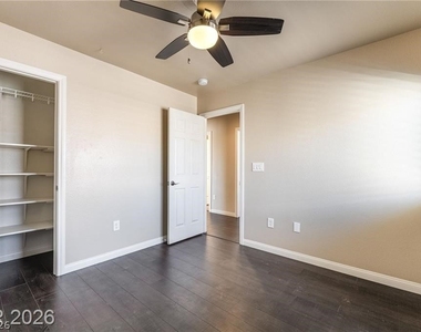 5282 Ledgewood Creek Avenue - Photo Thumbnail 13