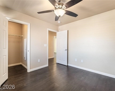 5282 Ledgewood Creek Avenue - Photo Thumbnail 9