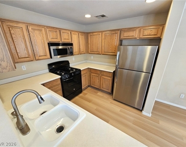 5959 Bristol Crest Lane - Photo Thumbnail 4