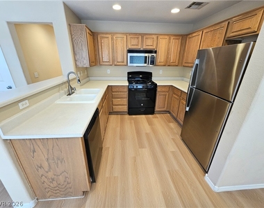 5959 Bristol Crest Lane - Photo Thumbnail 3